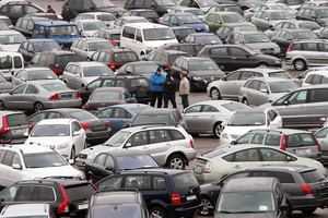 Automobilių kaina Lietuvoje sumažėjo, bet džiaugtis anksti: tam yra liūdna priežastis