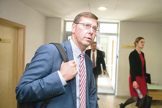 Bylų spaudžiami liberalai toliau byra