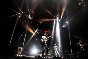 „R Kubu“ koncerte – ir kartu atliekami „ba.“, „Colours of Bubbles“ bei „Freaks on Floor“ kūriniai