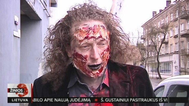 Būrys kraupiai sužalotų zombių protestavo prieš Astravo atominės elektrinės statybas