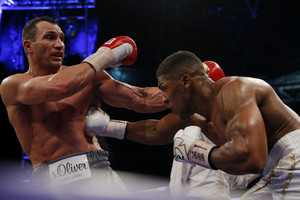 Bokso superkova: priblokštas V.Klyčko atsigavo, tačiau 11 raunde buvo pribaigtas