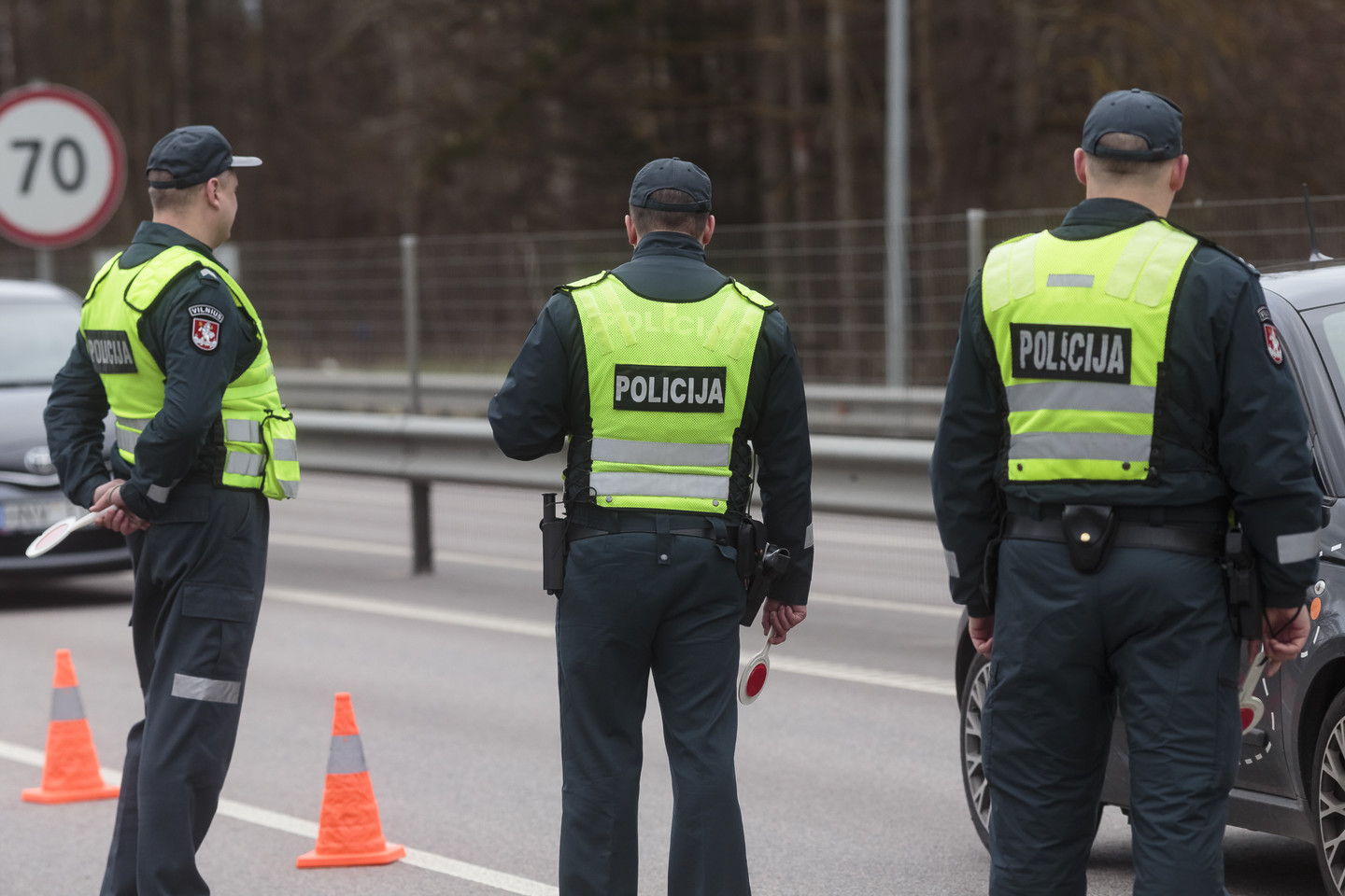 Rytinį reidą sekmadienį Vilniaus kelių policija surengė Molėtų pl. ties miesto riba.<br> G.Bartuškos nuotr.