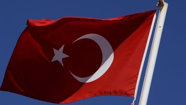 Turkiją stingdo nauji draudimai: apribotos demokratinės piliečių laisvės
