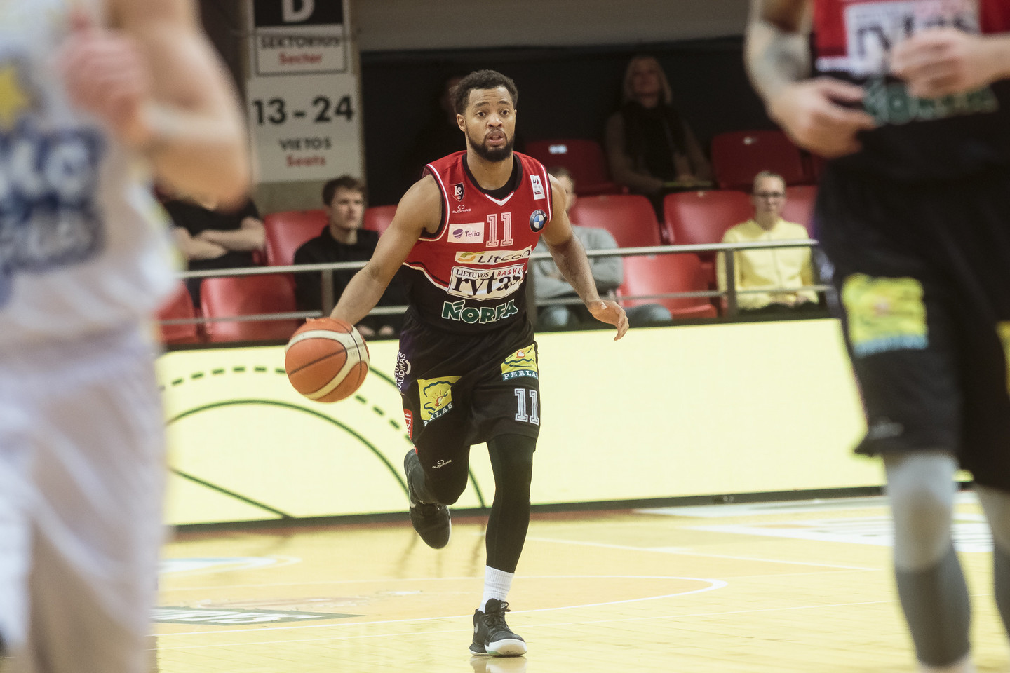 "Lietuvos rytas" pirmose LKL ketvirtfinalio serijos rungtynėse nepasigailėjo "Pieno žvaigždžių"<br> G.Bartuškos nuotr.