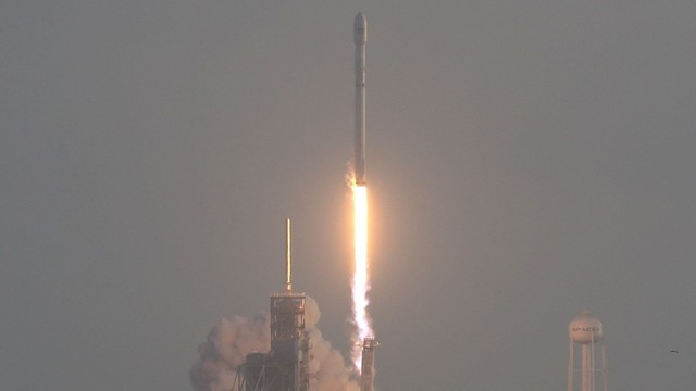 JAV į orbitą iškėlė įslaptinto krovinio raketą
