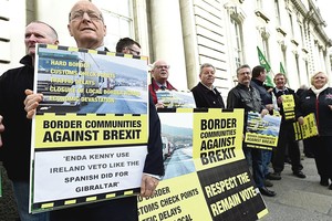 Derybos dėl "Brexit" atnaujino senus skaudulius