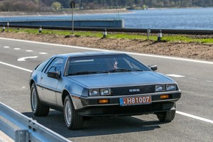 Visvaldas Matijošaitis rekonstruotą tiltą išbandė išskirtiniu sūnaus automobiliu