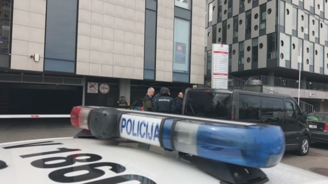 Vilniuje evakuotas policijos pastatas: buvo aptiktas įtartinas lagaminas