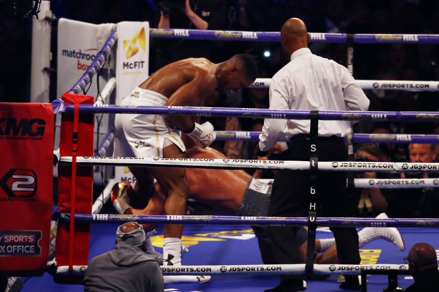 V.Klyčko pralaimėjo A.Joshua po įspūdingos kovos.<br>AFP/"Scanpix" nuotr.