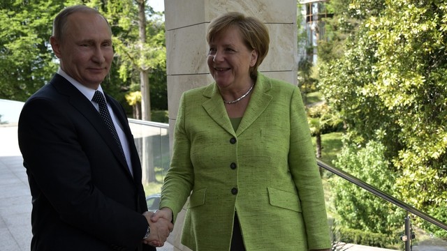 Po dviejų metų pertraukos Angela Merkel susitiko su Vladimiru Putinu