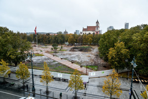 Lukiškių aikštė: ir šaliai reprezentuoti, ir visuomenei pailsėti 