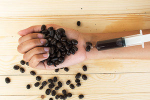 Tai, ką galvojote apie kofeiną, spuogus ir saulę - netiesa