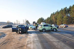 Betoninio kelio Vilnius-Utena remontas vėl tolsta: prašo nutraukti projektą