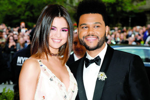 Populiarumo viršūnėje esančią Seleną Gomez vis dar kankina depresija ir panikos priepuoliai