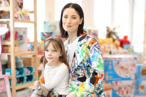 Šlovę pelniusi garsi dizainerė: „Dukra sutelkė kūrybai“