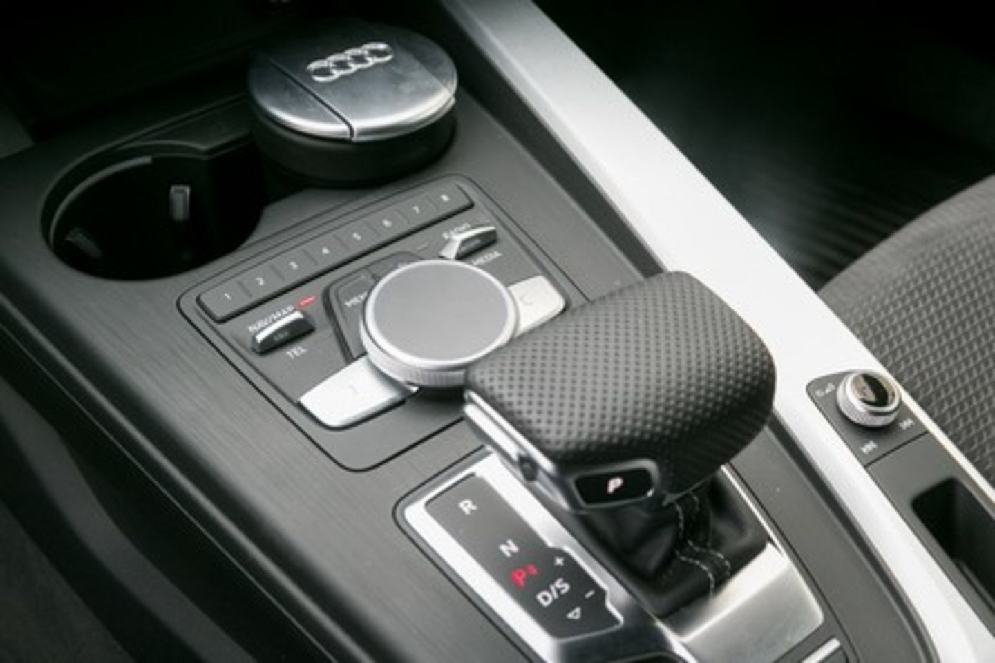 „Audi A5 Sportback“ sugeba tuo pat metu būti ir praktiškas, ir stilingas.<br>T. Bauro nuotr.