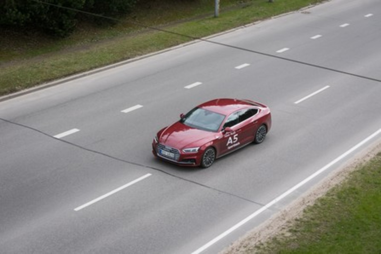 „Audi A5 Sportback“ sugeba tuo pat metu būti ir praktiškas, ir stilingas.<br>T. Bauro nuotr.