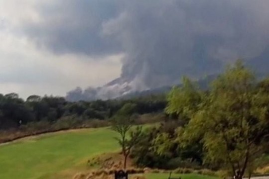 Fuego ugnikalnis išspjovė pelenų stulpą, evakuoti gyventojai