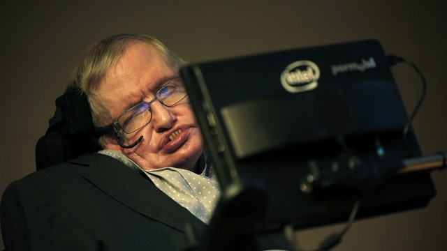 Profesorius Stephenas Hawkingas paskelbė nerimą keliančią žinią: laiko liko nedaug