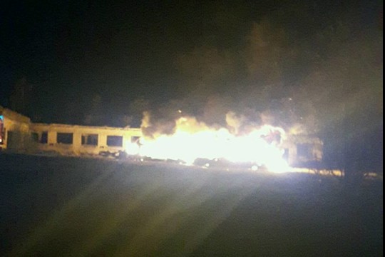 Gaisro pašvaistė Senuosiuose Trakuose – užsiliepsnojo padangų savartynas