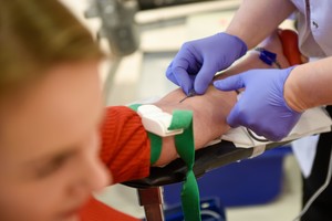 Dėl kraujo trūkumo gali būti stabdomos operacijos - donorus taksi veš nemokamai