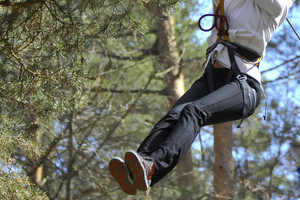 Pramogos nuotykių parke baigėsi traumomis, teismas įpareigojo atlyginti žalą