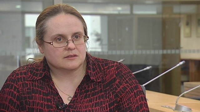 Sveikatos reikalų komiteto pirmininkė Agnė Širinskienė: švenčių progomis išgeriu taurę vyno
