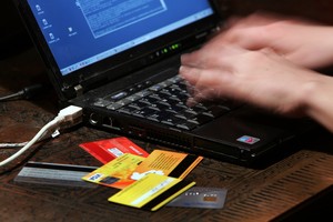 Apsipirkdami internetu lietuviai pasikliauja stereotipais