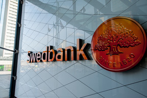 Naktį Kaune ilgapirščiai apvogė bankomatą ir paspruko