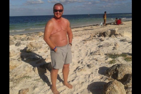 Translytis vyras su bioniniu peniu papasakojo, kaip prarado nekaltybę