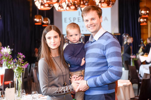 Ką tik susituokę Nerijus ir Agnė Juškos į renginį atvyko su ūgtelėjusiu sūnumi