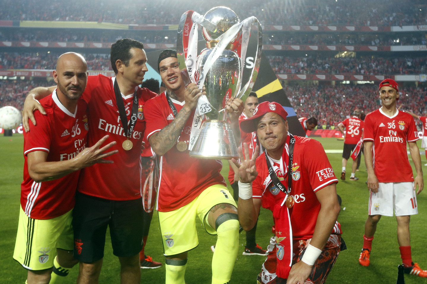  „Benfica“ klubas apgynė čempionų titulą. <br> AP nuotr.