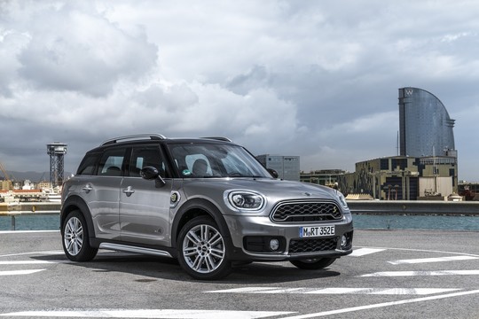Paskelbė, kiek Lietuvoje kainuos hibridinis „Mini Countryman“ visureigis