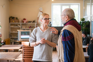 Į labdarą atneštas drabužių maišas apvertė jaunos dizainerės gyvenimą