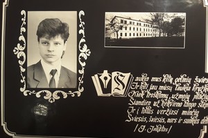 Premjeras Saulius Skvernelis parodė, kaip atrodė mokykloje