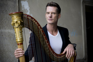 Filharmonijos sezono pabaigtuvės atskleis: arfa keri ne tik moterys