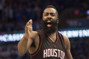 NBA žvaigždė Jamesas Hardenas - banditas? Kaltinimas jau mestas