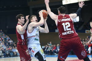  „Lietkabelis“ LKL pusfinalyje pergalingai ir skaudžiai smogė „Lietuvos rytui“ 