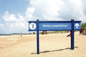 Sumuštos moterų paplūdimio lankytojos papasakojo apie susidūrimą su iškrypėliu