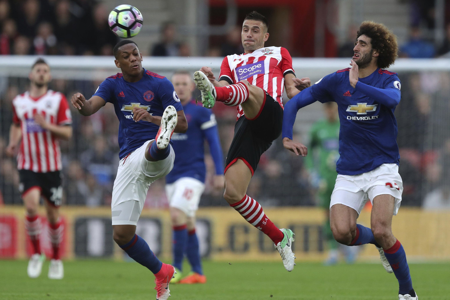 "Manchester United" prarado svarbius taškus