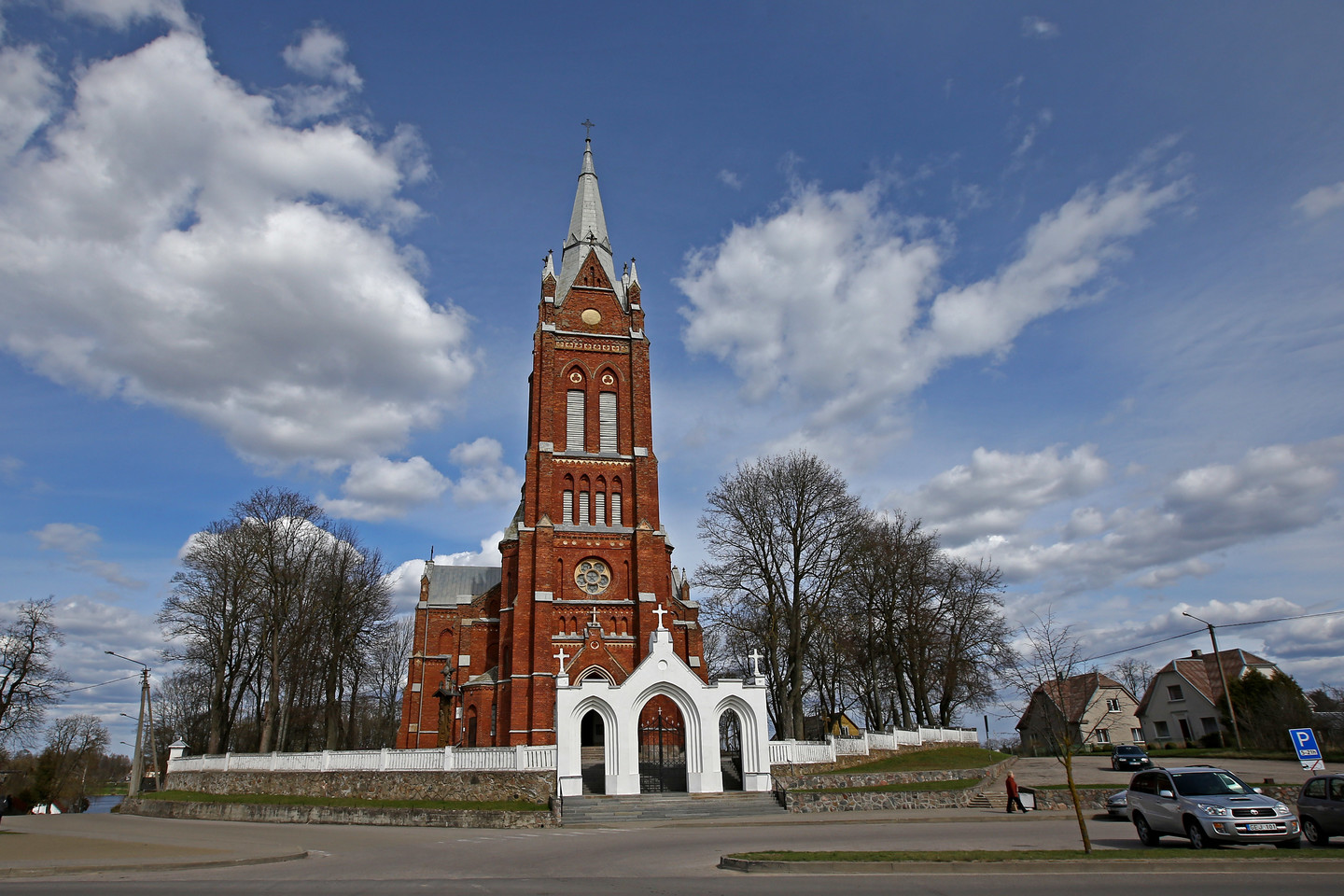 Norvegų įmonių grupė „Phil Nordic“ ruošiasi investuoti į žuvų auginimo ir perdirbimo verslą Kelmėje.