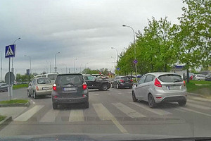 Trijų automobilių avarija Vilniuje trikdė eismą