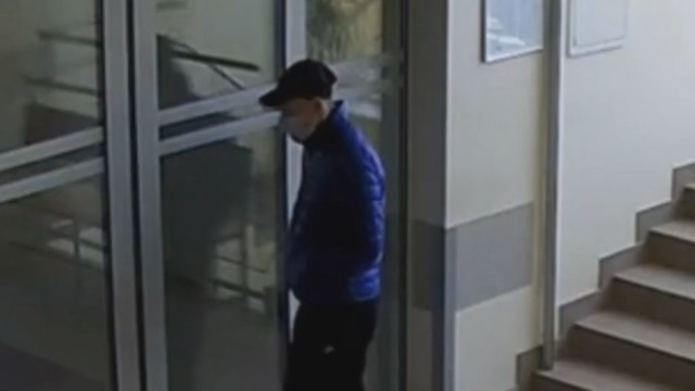 Policija prašo pagalbos atpažįstant brangią Šiaulių ligoninės įrangą pavogusį asmenį