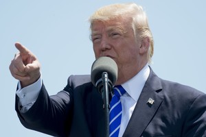 Donaldas Trumpas menkina Rusijos kišimosi į rinkimus tyrimą