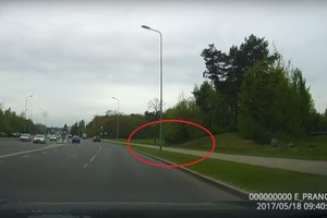 Per plauką nuo tragedijos: vairuotojai miesto gatvėje to pamatyti nesitikėjo