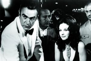 Džeimso Bondo merginą vaidinusiai Lanai Wood - benamės dalia 