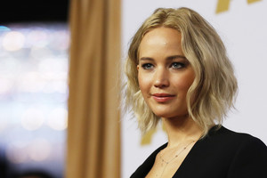 Nufilmuota, kaip Jennifer Lawrence padauginusi šoka striptizą
