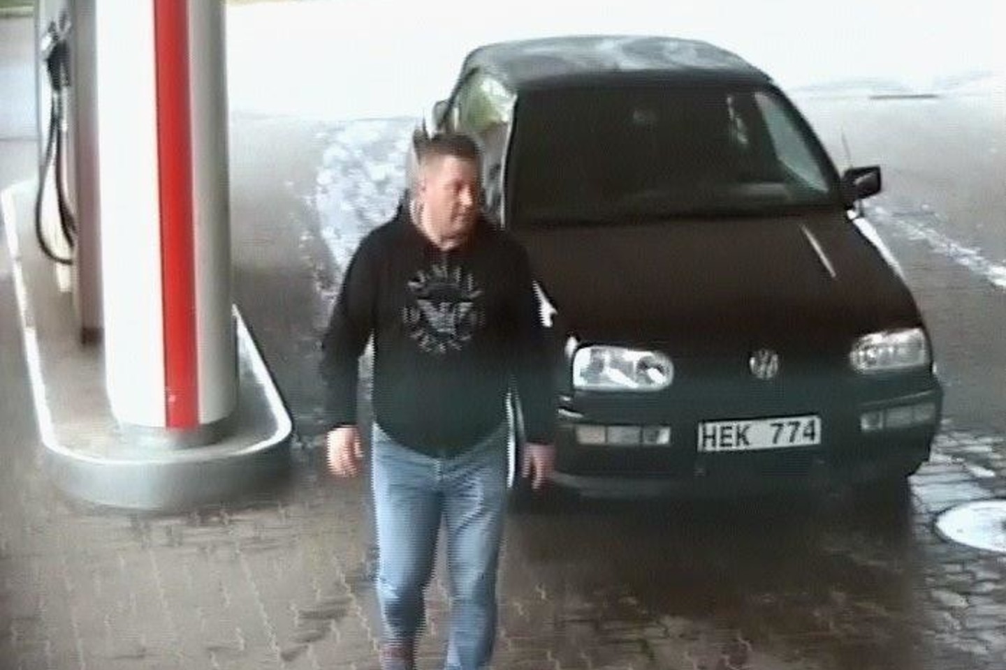 Padėkite policijai atpažinti šį vyrą.