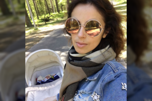 Karina Jeremian-Daniškevičė mėgaujasi motinystės džiaugsmais