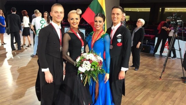 Lietuvos šokėjai Europos čempionate nuskynė sidabro ir bronzos medalius  